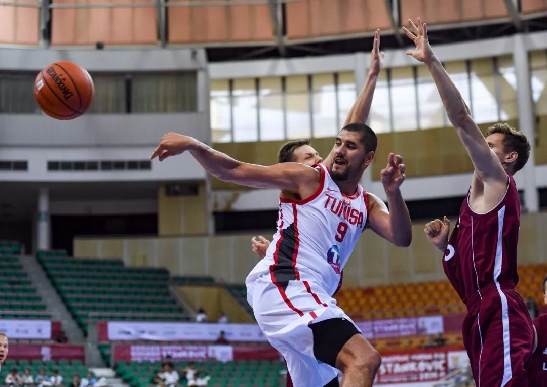 赛程-今夜尤文图斯备战全明星赛，篮板制胜细节曝光，更衣室稳定，团队化学反应显著的简单介绍